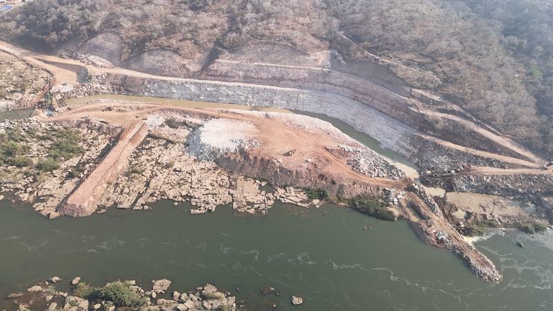 戰高溫 克難關 創精品 馬拉加斯水電站導流明渠施工圓滿收官